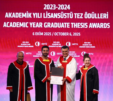 Bölümümüz araştırma görevlisi Dr. Erkin Sarı, doktora tezi ile ODTÜ Lisansüstü Tez Ödülleri kapsamında ödüle layık görülmüştür.